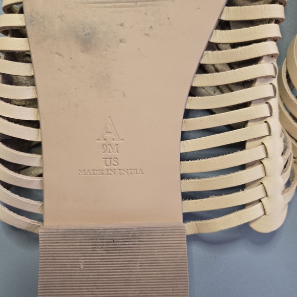 Pilcro Beige Woven Mules - Picture 3 of 15